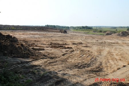 Депутати обласної ради відвідали місце незаконного видобутку піска та глини