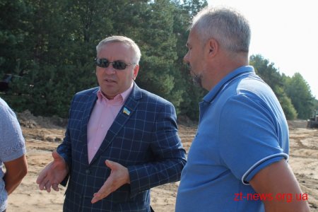 Депутати обласної ради відвідали місце незаконного видобутку піска та глини
