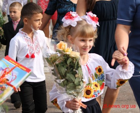 Володимир Ширма привітав школярів Ємільчинської гімназії зі святом Першого дзвоника