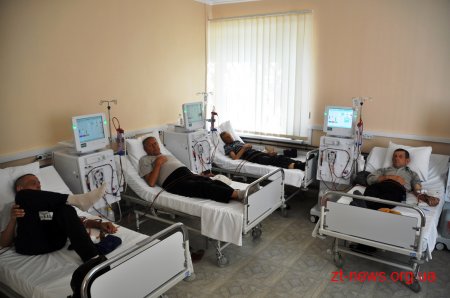Перші 5 пацієнтів отримали якісну послугу у новому відділенні гемодіалізу у Овручі