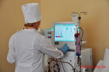 Перші 5 пацієнтів отримали якісну послугу у новому відділенні гемодіалізу у Овручі