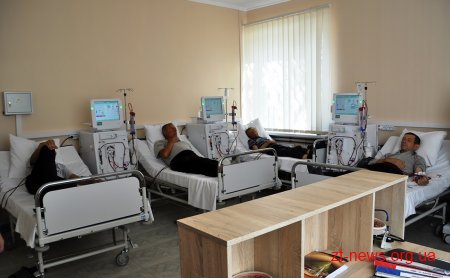 Перші 5 пацієнтів отримали якісну послугу у новому відділенні гемодіалізу у Овручі