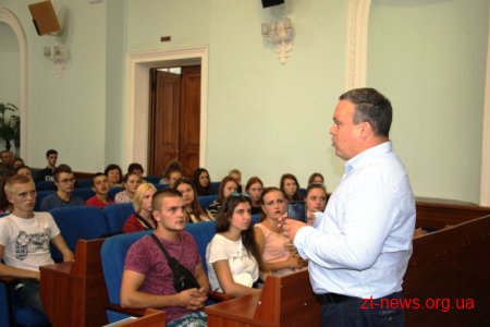 Близько 200 волонтерів візьмуть участь в організації та проведенні "Нова Пошта Космічний Напівмарафон"