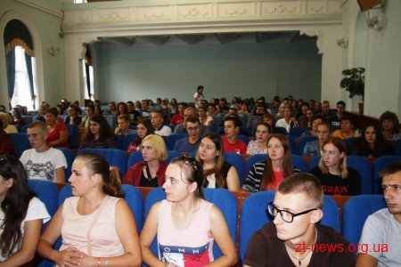 Близько 200 волонтерів візьмуть участь в організації та проведенні "Нова Пошта Космічний Напівмарафон"
