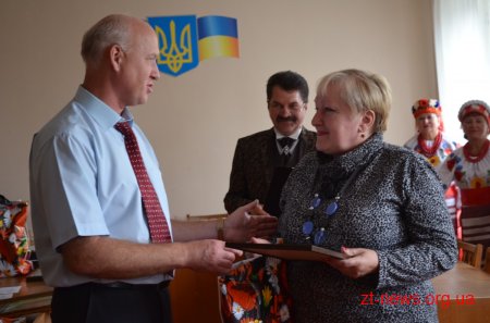 У Корольовській та Богунській районних радах відзначили переможців конкурсу "Мій ошатний район"