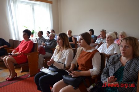 У Корольовській та Богунській районних радах відзначили переможців конкурсу "Мій ошатний район"