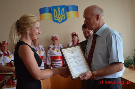 У Корольовській та Богунській районних радах відзначили переможців конкурсу "Мій ошатний район"