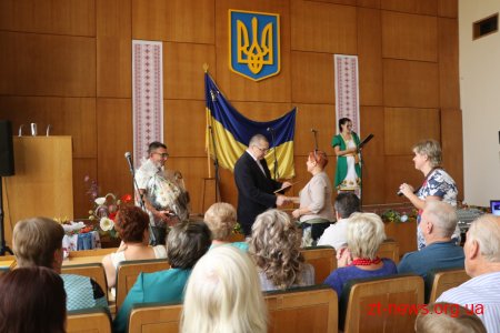 У Корольовській та Богунській районних радах відзначили переможців конкурсу "Мій ошатний район"