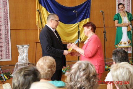 У Корольовській та Богунській районних радах відзначили переможців конкурсу "Мій ошатний район"