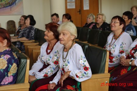 У Корольовській та Богунській районних радах відзначили переможців конкурсу "Мій ошатний район"