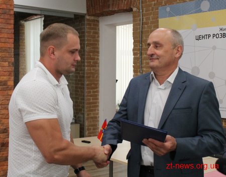 Ігор Гундич вручив спортсменам грошові сертифікати на придбання спортивного інвентарю