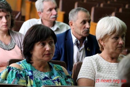 В обласній лікарні медики обговорили реформу галузі охорони здоров'я та оглянули відділення