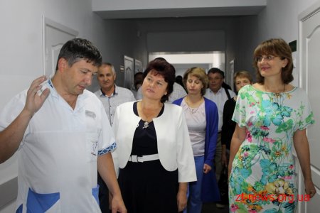 В обласній лікарні медики обговорили реформу галузі охорони здоров'я та оглянули відділення