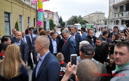 Президент України Петро Порошенко разом із дружиною приїхали до Житомира