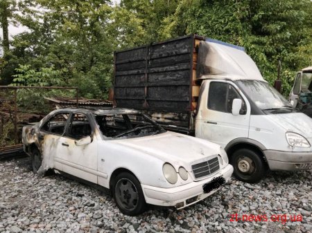 На одній з стоянок Житомира згорів Mercedes