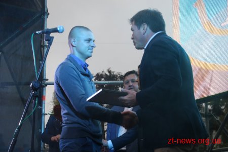 До Дня міста 19 родин учасників бойових дій отримали сертифікати на придбання житла