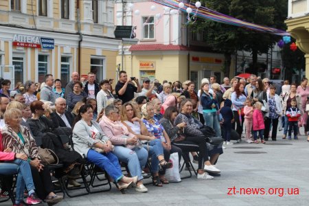 На Михайлівській вдруге провели осінній бал