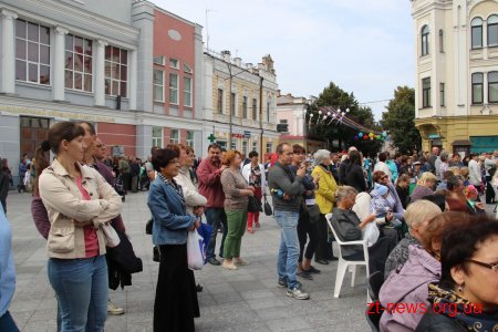 На Михайлівській вдруге провели осінній бал