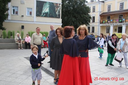 На Михайлівській вдруге провели осінній бал