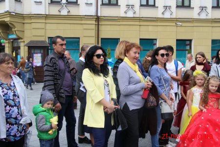 На Михайлівській вдруге провели осінній бал