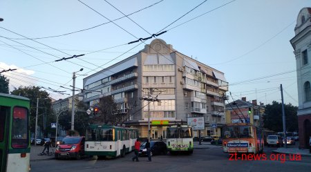 Аварія паралізувала рух на перехресті вулиць Великої Бердичівської та Театральної