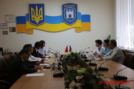 До Житомира приїхала китайська делегація з міста-побратима Дачжоу