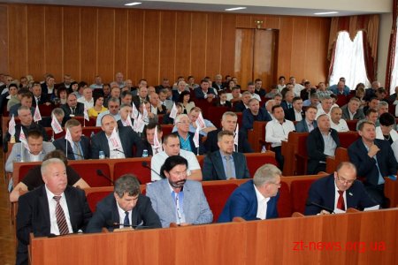 Кадрові рішення, депутатські звернення, земельні питання – підсумки позачергової сесії обласної ради