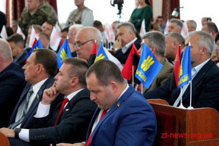 Кадрові рішення, депутатські звернення, земельні питання – підсумки позачергової сесії обласної ради