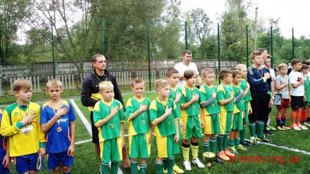 Новий майданчик із штучним покриттям відкрили для дітей у смт Озерне