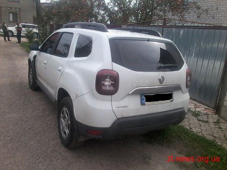 Чоловіків, які зрізали 5 дубів поблизу Житомира, затримали працівники лісової охорони