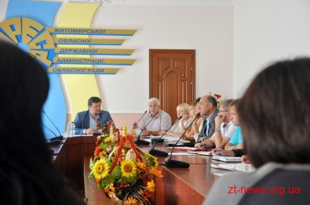 На нараді в ОДА представникам РДА та ОТГ радили шукати у місцевих бюджетах кошти на зарплати освітянам