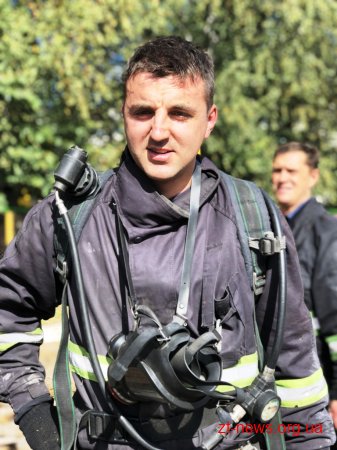 У Житомирі дітвора змагалась зі справжніми вогнеборцями за звання найсильніших
