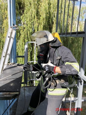 У Житомирі дітвора змагалась зі справжніми вогнеборцями за звання найсильніших