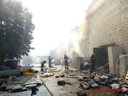 Пожежу на території картонного комбінату ліквідовано
