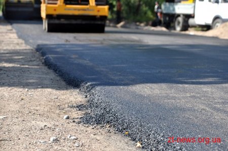 На дорозі у селі Кодня Житомирського району проводять ямковий ремонт