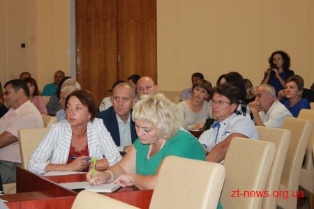 В ОДА зібрали перевізників області, щоб нагадати про необхідність легалізації справжньої заробітної плати