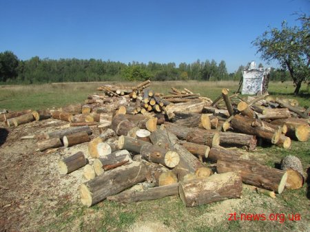 На Житомирщині демонтували незаконно встановлені бочки для випалювання вугілля