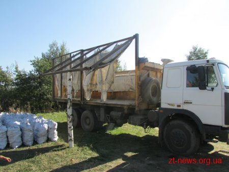 На Житомирщині демонтували незаконно встановлені бочки для випалювання вугілля