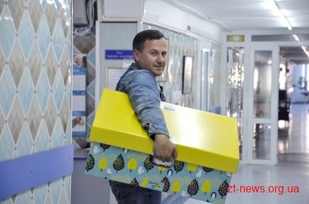 Батьки новонароджених на Житомирщині отримують перші пакунки малюка
