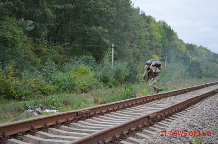 На Житомирщині голови РДА вчилися стріляти, метати гранати та надавати першу медичну допомогу