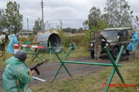 На Житомирщині голови РДА вчилися стріляти, метати гранати та надавати першу медичну допомогу