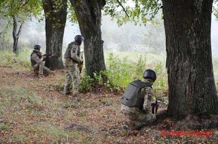 На Житомирщині голови РДА вчилися стріляти, метати гранати та надавати першу медичну допомогу