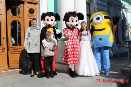 У Житомирі відбулося свято до дня усиновлення «Коли сміється дитина - посміхається небо»