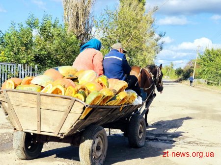Ігор Гундич відвідав родину, яка скористалася обласною програмою і отримала безкоштовно доїльний апарат