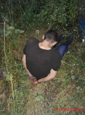 У Житомирі поліція охорони затримала чоловіка, який викрав людські пожертви з церкви