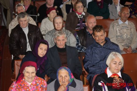 Перший заступник голови обласної ради відвідав підопічних Коростенського геріатричного пансіонату