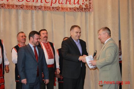 Перший заступник голови обласної ради відвідав підопічних Коростенського геріатричного пансіонату