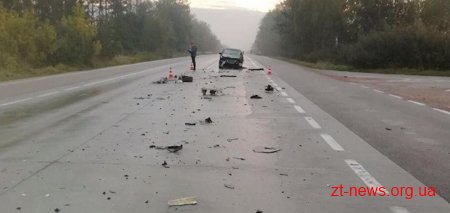 Під Житомиром унаслідок ДТП перекинулась фура