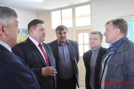 Ігор Гундич перевірив, як іде реконструкція 2 шкіл у Бердичівському районі
