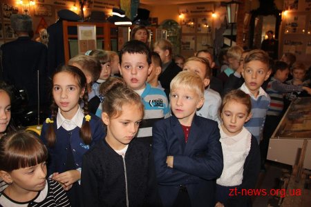 Музей історії поліції Житомирщини приймає в гості школярів